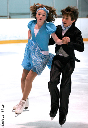 Katie Desveaux &amp; Dmitre Razgulajevs