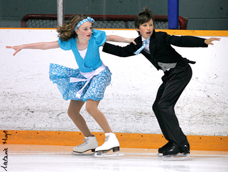 Katie Desveaux &amp; Dmitre Razgulajevs
