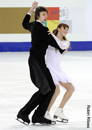 Ksenia Pecherkina &amp; Aleksander Jakushin (LAT)