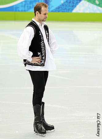 Maxim Zavozin (HUN) and his baby bump