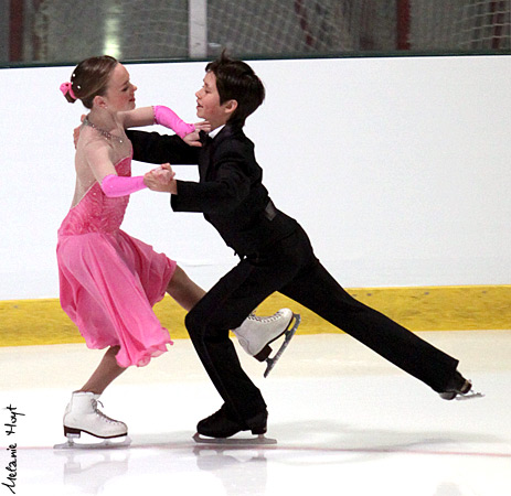 Katie Desveaux &amp; Dmitre Razgulajevs