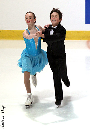 Katie Desveaux &amp; Dmitre Razgulajevs