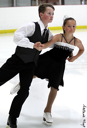Alexis Mitchell &amp; Aidan Von Holwede