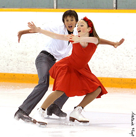Katie Desveaux &amp; Dmitre Razgulajevs 