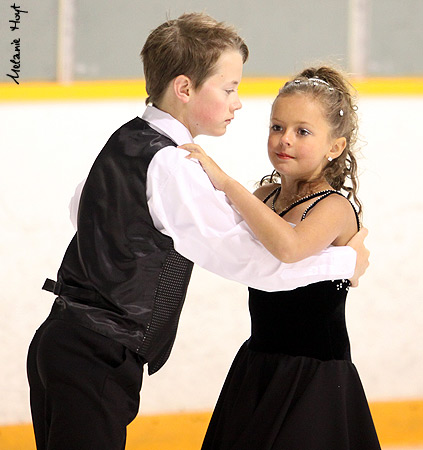 Alexis Mitchell &amp; Aidan von Holwede 