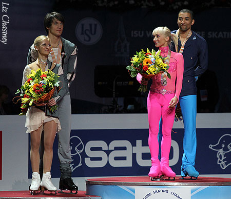 Vololosozhar &amp; Trankov on the podium with Savchenko &amp; Szolkowy