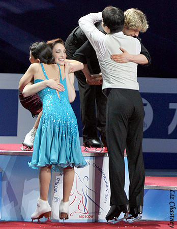 Congratulatory hugs between the American teams