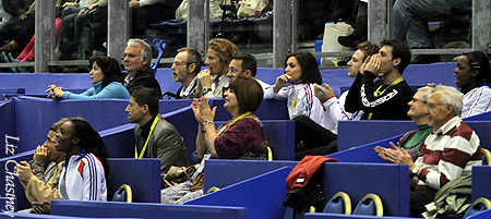 Vanessa James & Morgan Cipres (FRA) supported by teammates