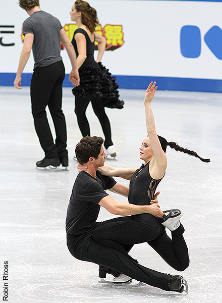 Virtue & Moir in traffic