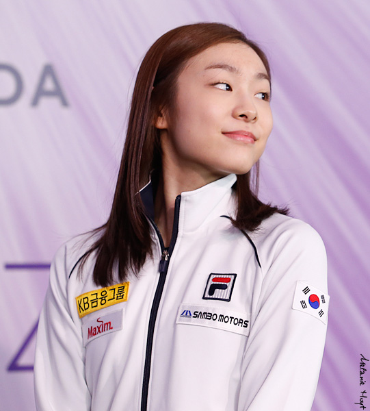 Yuna Kim (KOR) at the Ladies Free Skate Small Medal Ceremony