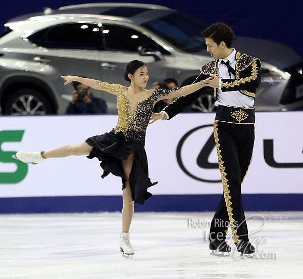 Shiyue Wang & Xinyu Liu (CHN)