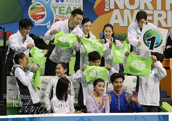 Team Asia showing support for Wang & Liu