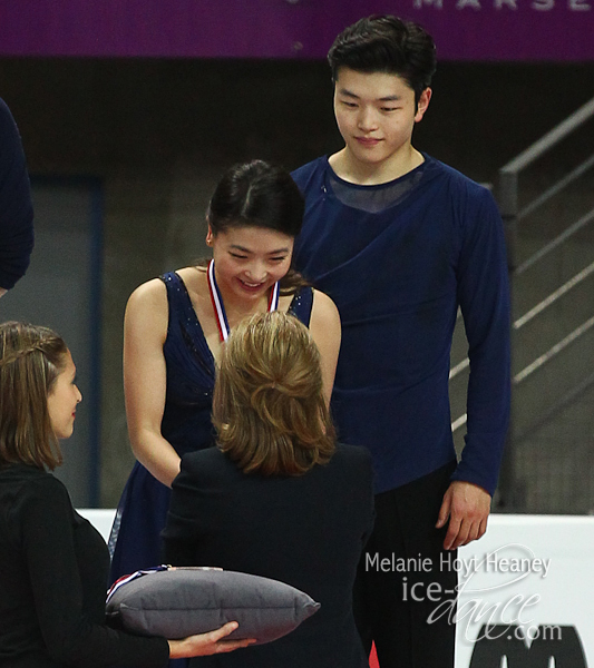 Shibutani & Shibutani receive their medals