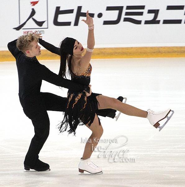 Viktoria Semenjuk & Artur Gruzdev (EST)