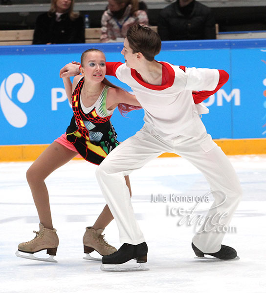 Arina Ushakova & Maksim Nekrasov