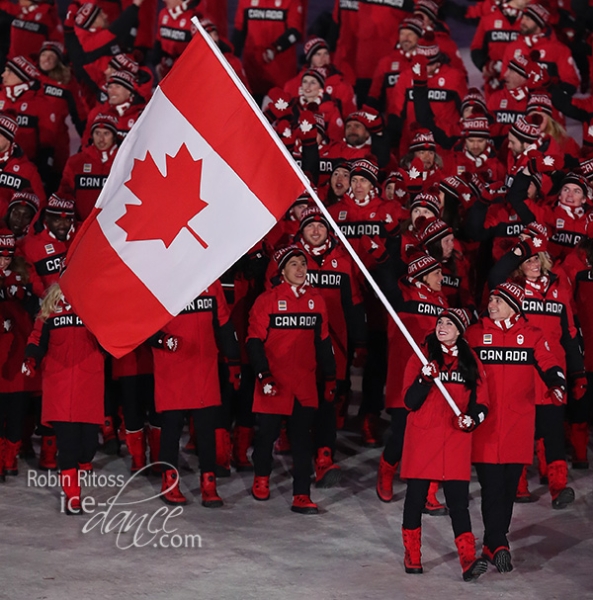 Tessa Virtue & Scott Moir lead Team Canada into the Stadium