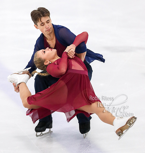 Molly Lanaghan & Dmitre Razgulajevs (CAN)