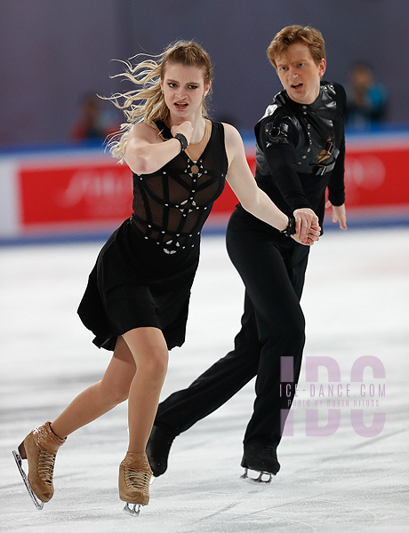 Anastasia Skoptcova & Kirill Aleshin (RUS)