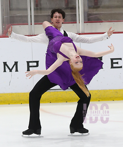 Mia Saunders & William Oddson (CAN) 