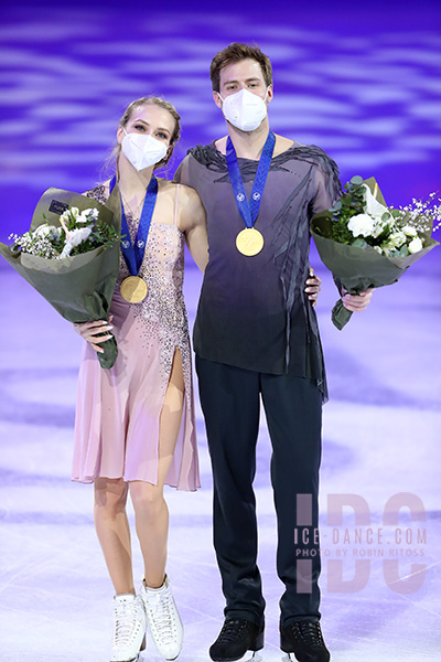 https://photos.ice-dance.com/cache/2020-21/21WC/Awards/21WC-Awards-3801-RR_600.jpg?cached=1618024567