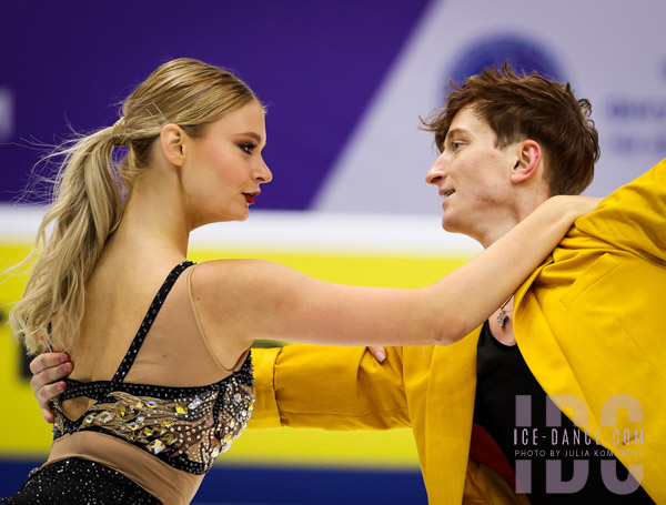 Anastasia Skoptsova & Kirill Aleshin (RUS)