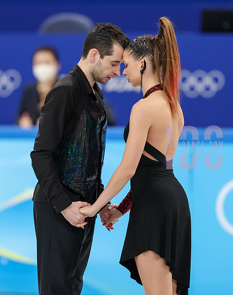 Oleksandra Nazarova & Maksym Nikitin (UKR)