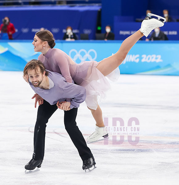 Kaitlin Hawayek & Jean-Luc Baker (USA)