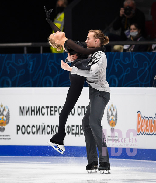 Ekaterina Mironova & Evgenii Ustenko 