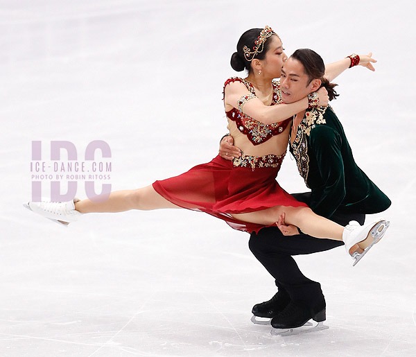 Kana Muramoto & Daisuke Takahashi (JPN)