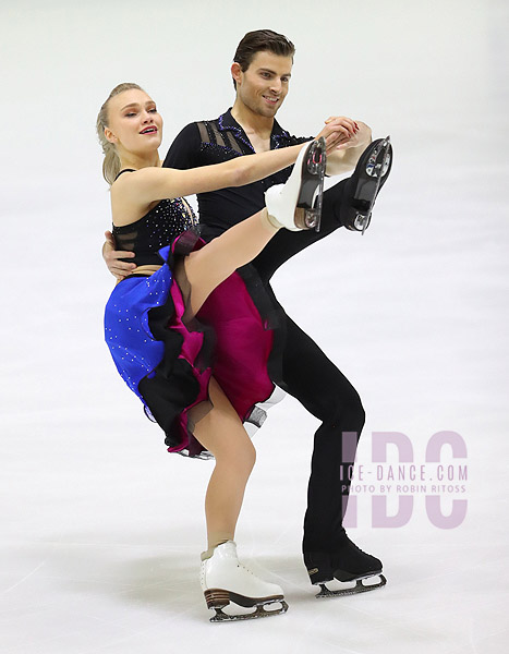 Phebe Bekker & James Hernandez (GBR) 